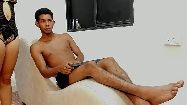 Snapshot of HoneyLovers_OS chatting on December 2, 1:35 pm HoneyLovers OS online show from December 2, 1:35 pm