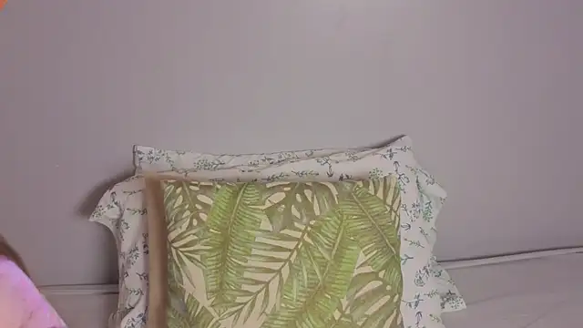 Snapshot of amyvans_ chatting on August 4, 9:19 pm amyvans online show from August 4, 9:19 pm