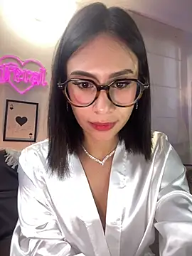 Snapshot of Rue_Bellafire chatting on December 1, 6:31 pm Rue Bellafire online show from December 1, 6:31 pm