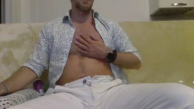 Snapshot of Eroshotlicker chatting on April 19, 10:34 pm Eroshotlicker online show from April 19, 10:34 pm