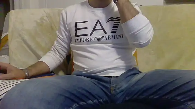 Snapshot of Eroshotlicker chatting on April 24, 9:06 pm Eroshotlicker online show from April 24, 9:06 pm