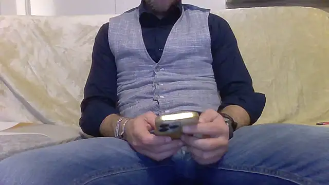 Eroshotlicker online show from April 1, 8:50 pm