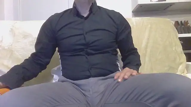 Snapshot of Eroshotlicker chatting on May 17, 9:04 pm Eroshotlicker online show from May 17, 9:04 pm