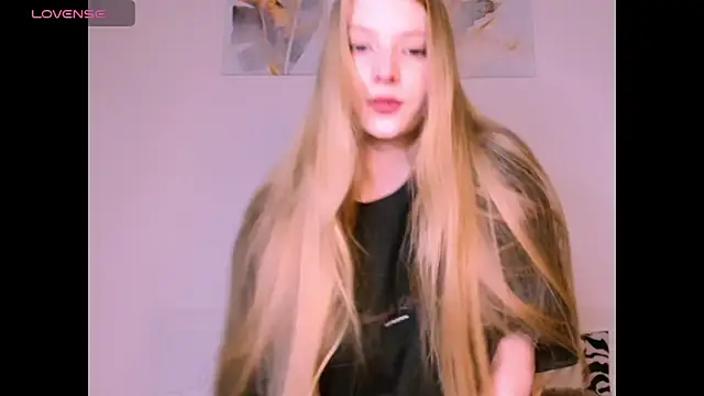 Snapshot of _Milana_Sparkl75_ chatting on January 15, 2:09 pm Milana Sparkl75 online show from January 15, 2:09 pm