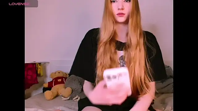 Snapshot of _Milana_Sparkl75_ chatting on February 12, 8:08 pm Milana Sparkl75 online show from February 12, 8:08 pm