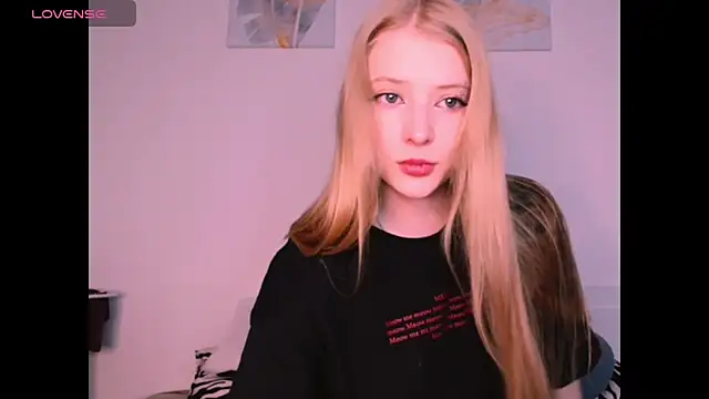 Snapshot of _Milana_Sparkl75_ chatting on January 8, 10:32 am Milana Sparkl75 online show from January 8, 10:32 am