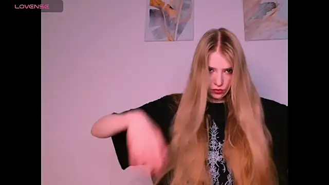 Snapshot of _Milana_Sparkl75_ chatting on January 7, 11:04 am Milana Sparkl75 online show from January 7, 11:04 am