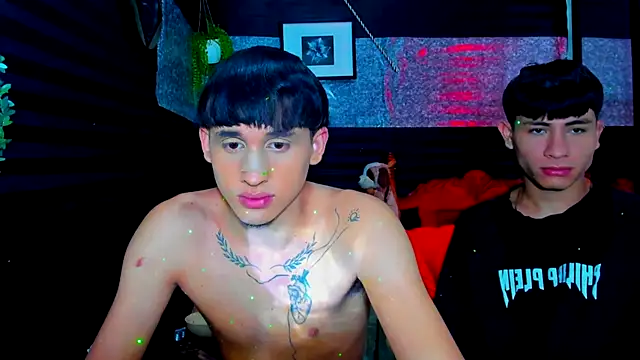 Snapshot of Alex_x_mateo chatting on December 15, 9:04 am Alex x mateo online show from December 15, 9:04 am