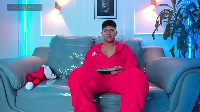 Snapshot of Paul_27_ chatting on November 28, 2:56 am Paul 27 online show from November 28, 2:56 am