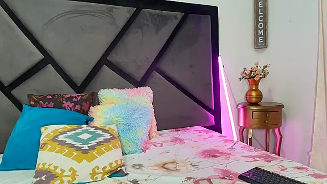 TashaNaughty4u online show from December 4, 12:15 pm