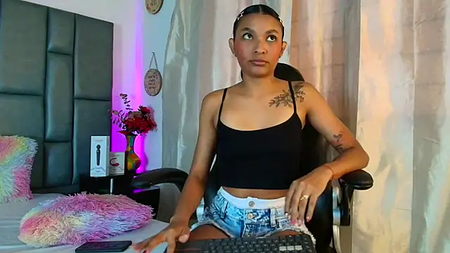 TashaNaughty4u online show from April 17, 7:49 pm