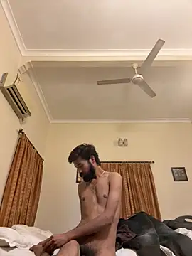 priyansh9283 online show from November 26, 12:38 pm