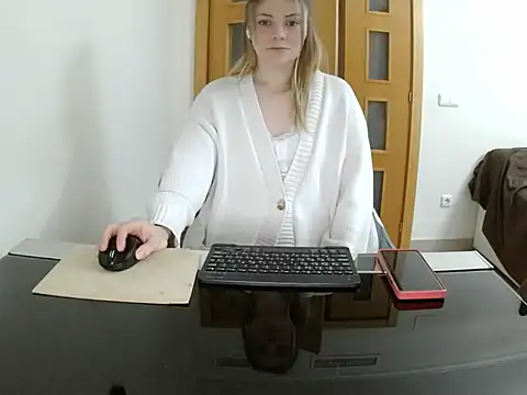 Snapshot of Adelyxveex chatting on November 28, 12:33 am Adelyxveex online show from November 28, 12:33 am