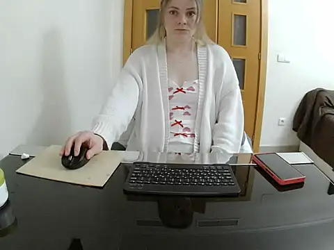 Snapshot of Adelyxveex chatting on November 30, 11:05 pm Adelyxveex online show from November 30, 11:05 pm