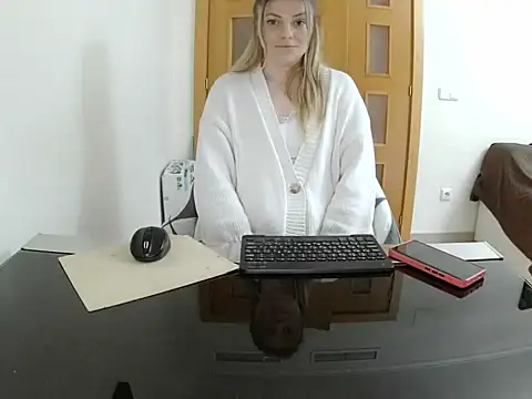 Snapshot of Adelyxveex chatting on November 26, 12:05 pm Adelyxveex online show from November 26, 12:05 pm