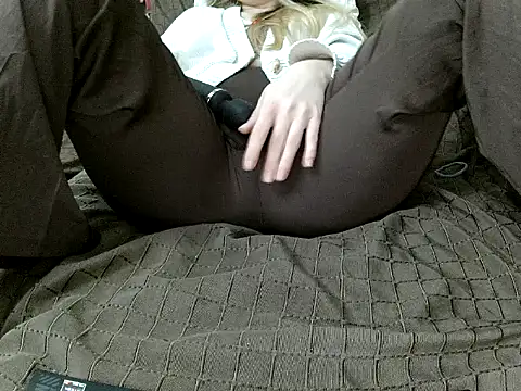 Adelyxveex online show from December 4, 12:26 pm