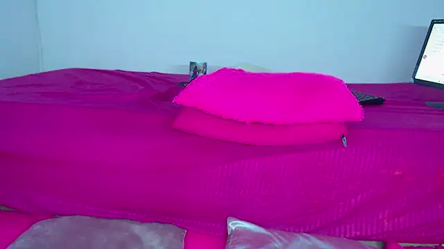 Milytylor online show from March 12, 1:48 pm