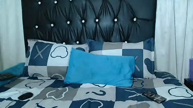 SavageHoney online show from April 10, 8:27 pm