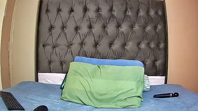 SavageHoney online show from January 13, 9:24 am