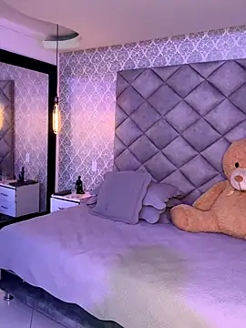 TinyCurlQueen online show from November 28, 7:14 pm