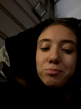 Snapshot of CristinaSw chatting on December 5, 8:17 pm CristinaSw online show from December 5, 8:17 pm