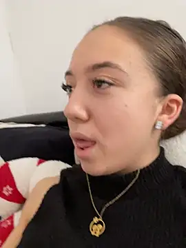 Snapshot of CristinaSw chatting on January 19, 12:53 pm CristinaSw online show from January 19, 12:53 pm