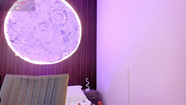 IvannaVolk  online show from February 7, 4:53 am