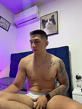 OliverWest04 online show from November 28, 4:18 pm