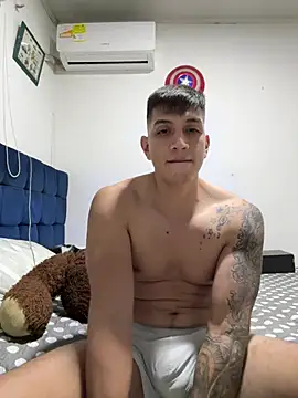 OliverWest04 online show from April 15, 9:26 am