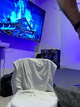 OliverWest04 online show from December 2, 7:32 am