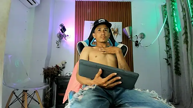 Armando hot22 online show from November 24, 11:49 pm