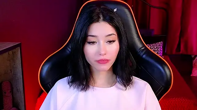 RedMidnight online show from April 3, 9:10 pm