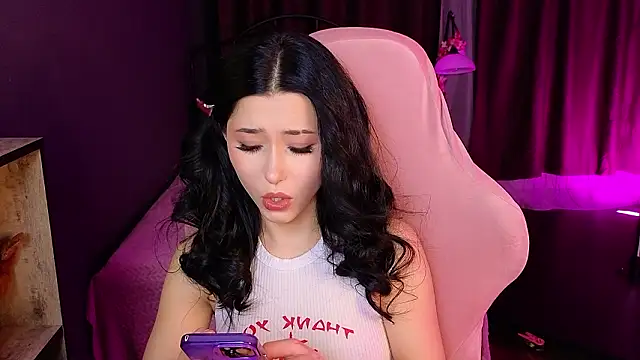 RedMidnight online show from March 10, 8:24 pm