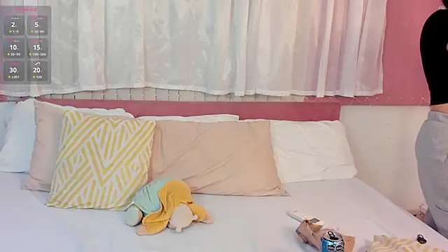 CharlotteBlossom online show from January 7, 8:14 pm