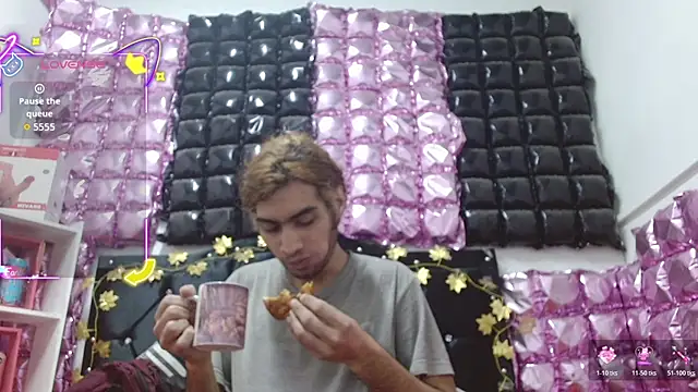 Snapshot of andresdark_07 chatting on December 21, 3:30 am andresdark 07 online show from December 21, 3:30 am