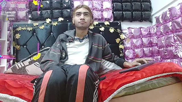 Snapshot of andresdark_07 chatting on December 3, 3:18 am andresdark 07 online show from December 3, 3:18 am