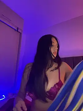 Snapshot of Samantafoxx_ chatting on June 6, 10:37 pm Samantafoxx online show from June 6, 10:37 pm