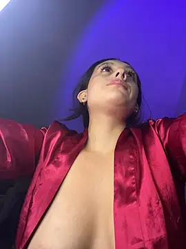 Samantafoxx  online show from March 23, 11:37 pm