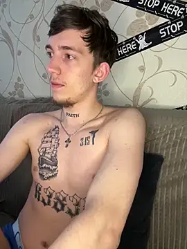 Snapshot of Rabizoon chatting on December 19, 3:43 am Rabizoon online show from December 19, 3:43 am