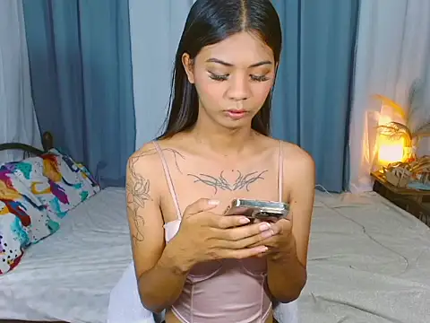 SamaraMillers online show from April 14, 3:28 pm