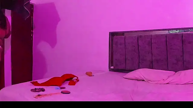 daripaola sexlove online show from November 27, 8:20 pm