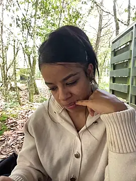 TrianaW online show from November 29, 6:08 pm