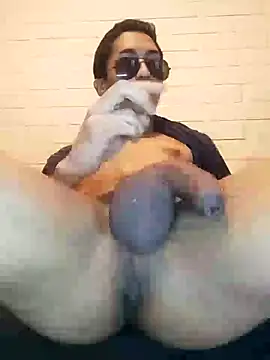 Snapshot of Jovencinho chatting on February 8, 11:30 am Jovencinho online show from February 8, 11:30 am