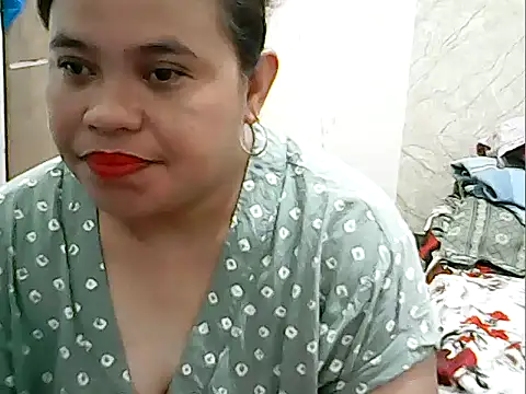 cutechubby online show from December 14, 8:09 am