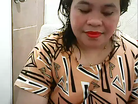 Snapshot of cutechubby chatting on February 8, 1:14 am cutechubby online show from February 8, 1:14 am