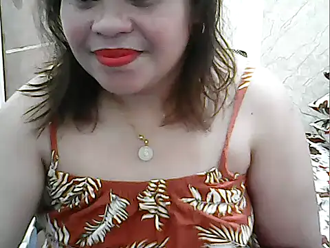 Snapshot of cutechubby chatting on February 5, 11:33 pm cutechubby online show from February 5, 11:33 pm