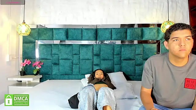  bonnyandclyde online show from February 23, 12:06 pm