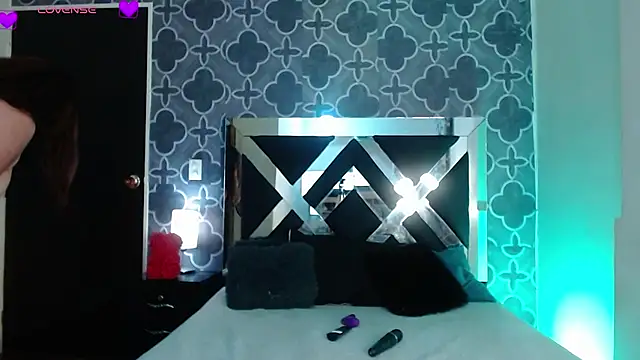 AdeleCruzz online show from November 26, 10:10 pm