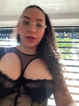 Snapshot of VictoriaaRose chatting on June 11, 9:23 pm VictoriaaRose online show from June 11, 9:23 pm
