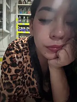 Snapshot of VictoriaaRose chatting on December 19, 5:32 am VictoriaaRose online show from December 19, 5:32 am